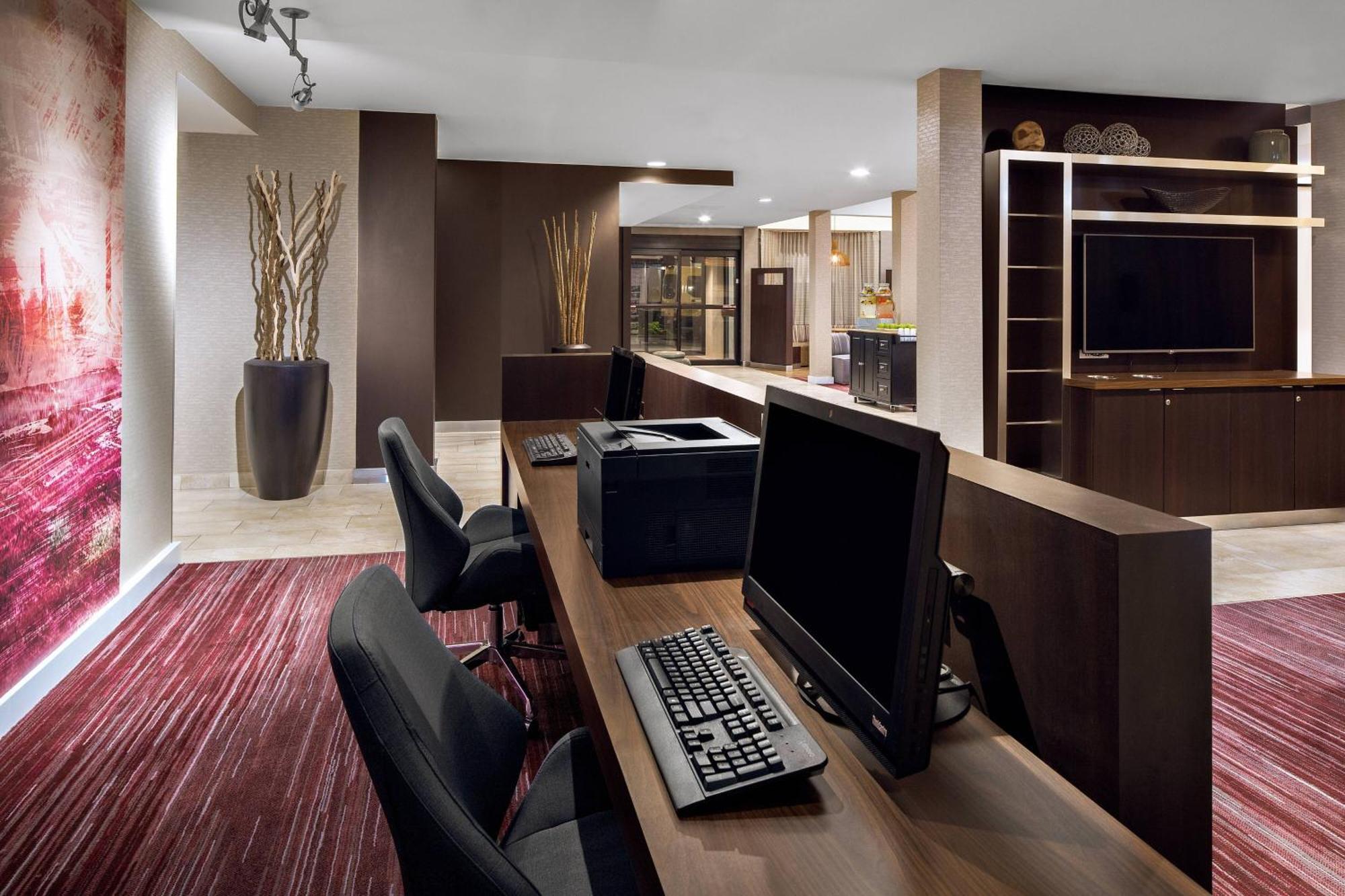 Hotel Courtyard By Marriott Pittsburgh Airport à Coraopolis Extérieur photo