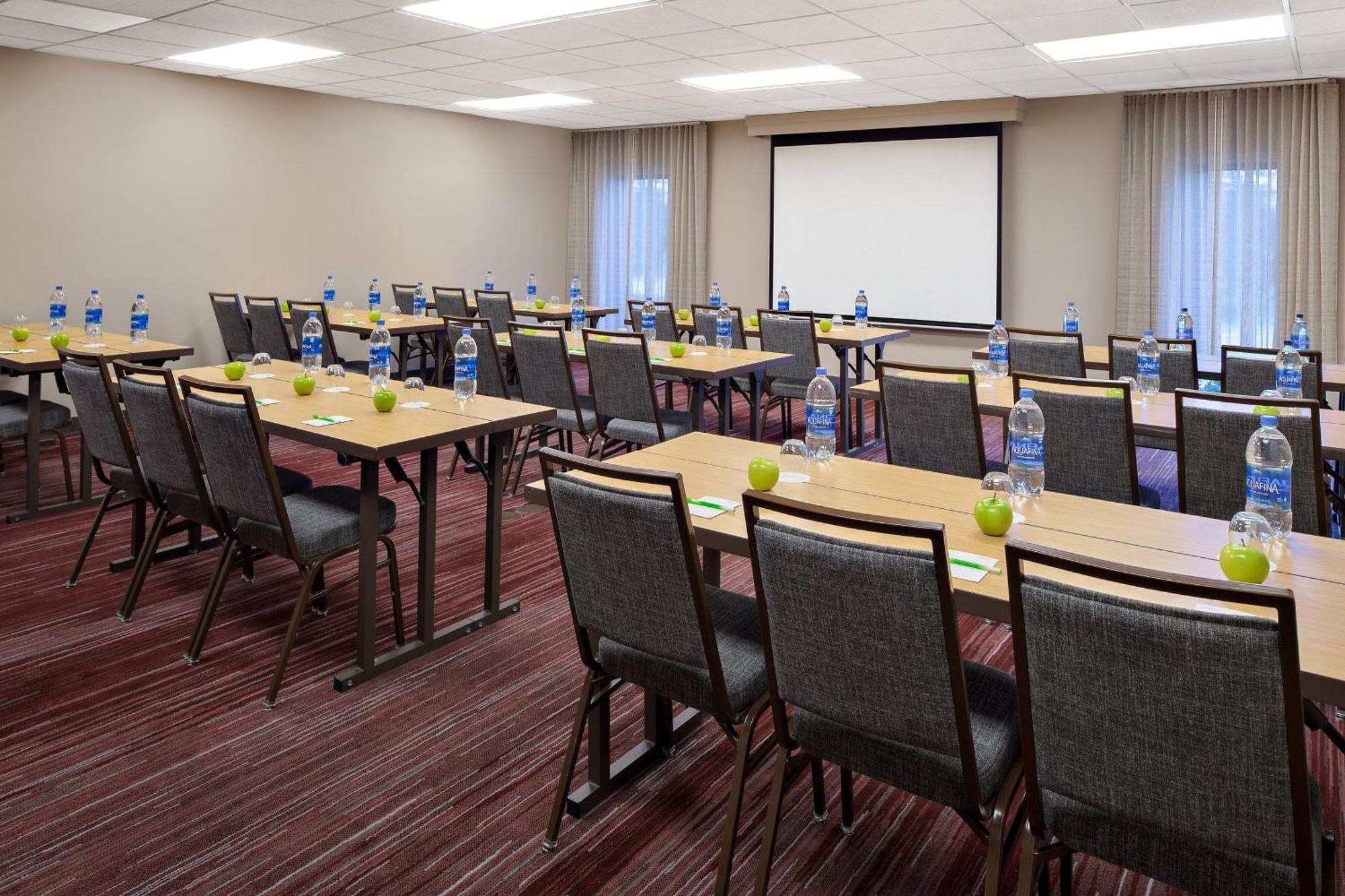 Hotel Courtyard By Marriott Pittsburgh Airport à Coraopolis Extérieur photo