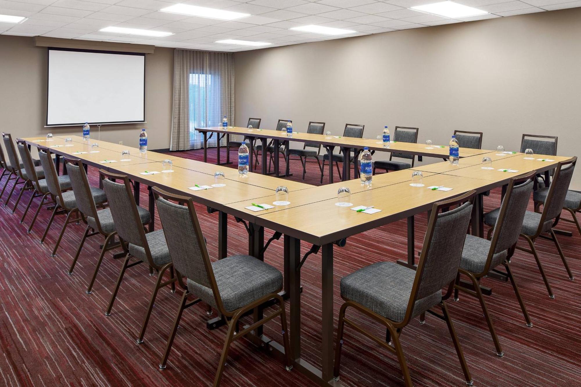 Hotel Courtyard By Marriott Pittsburgh Airport à Coraopolis Extérieur photo