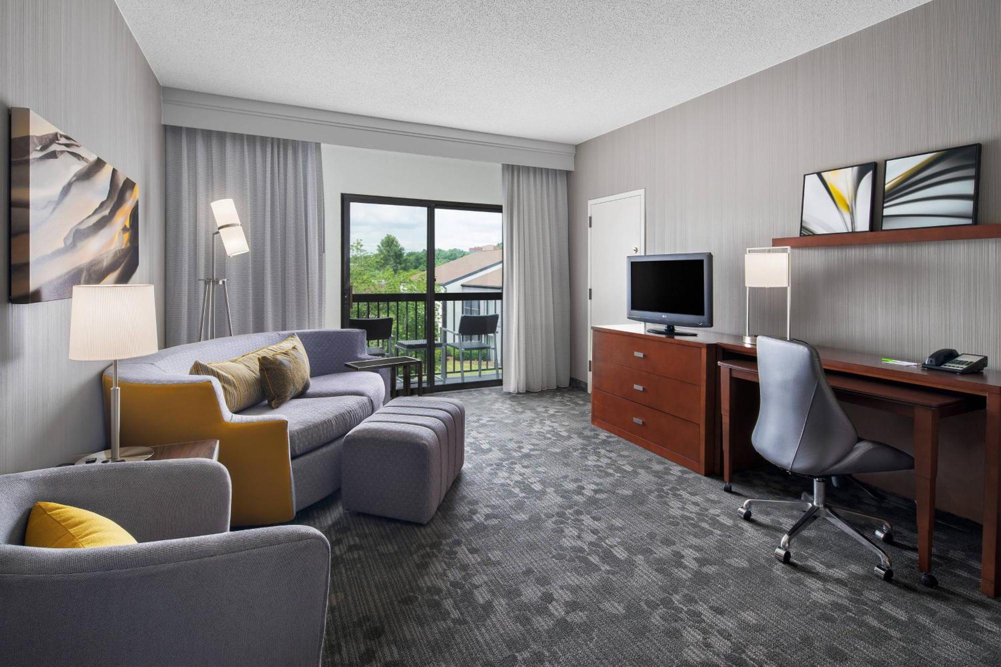 Hotel Courtyard By Marriott Pittsburgh Airport à Coraopolis Extérieur photo