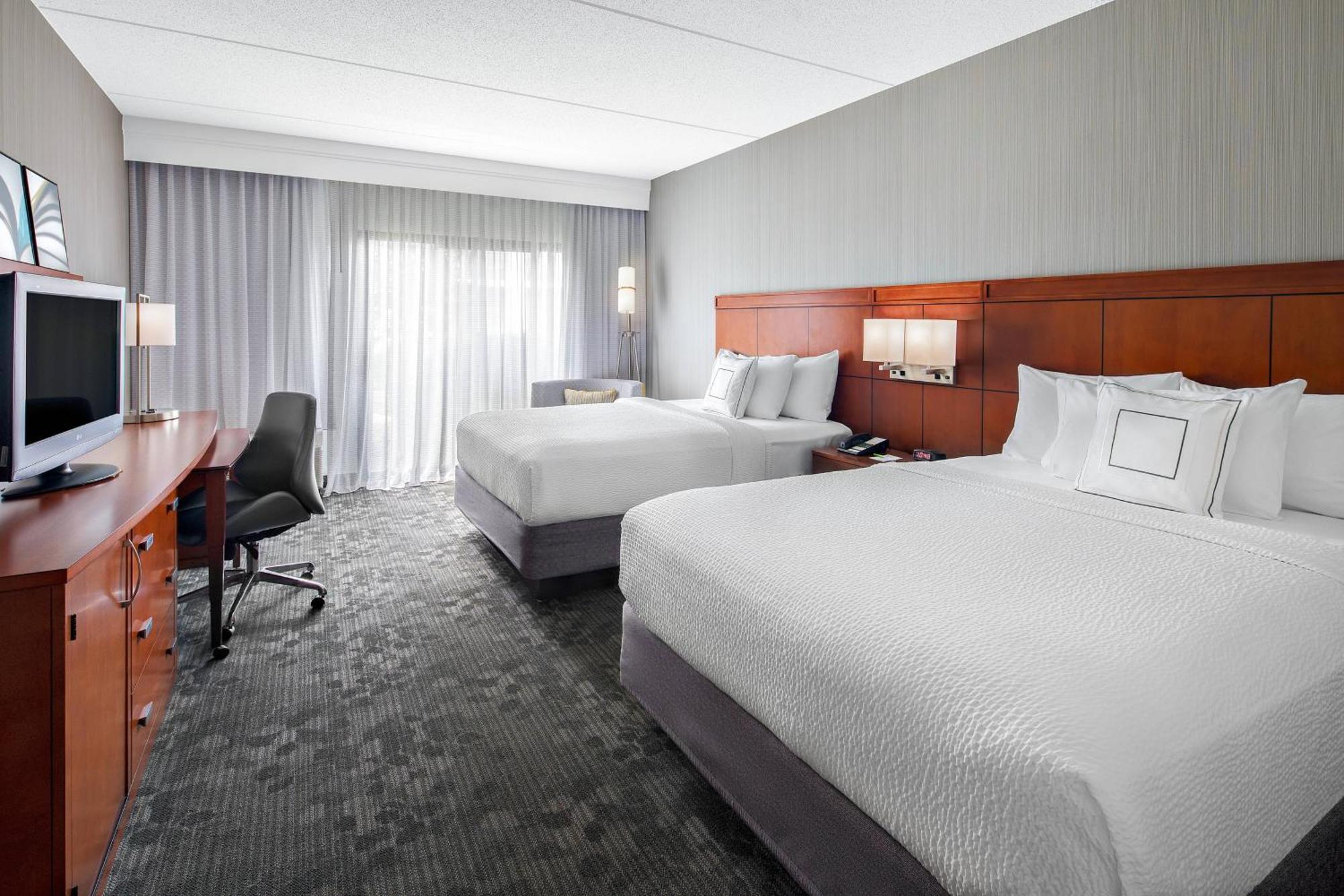 Hotel Courtyard By Marriott Pittsburgh Airport à Coraopolis Extérieur photo