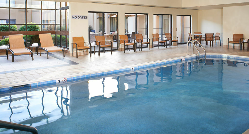 Hotel Courtyard By Marriott Pittsburgh Airport à Coraopolis Extérieur photo